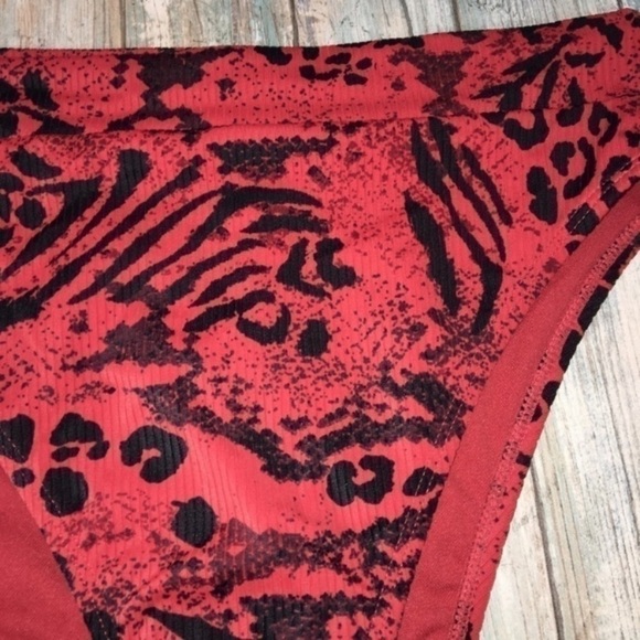 NWT Xhilaration Red Printed High Waisted High Leg
Blini Bottoms Women’s Medium - Picture 2 of 5